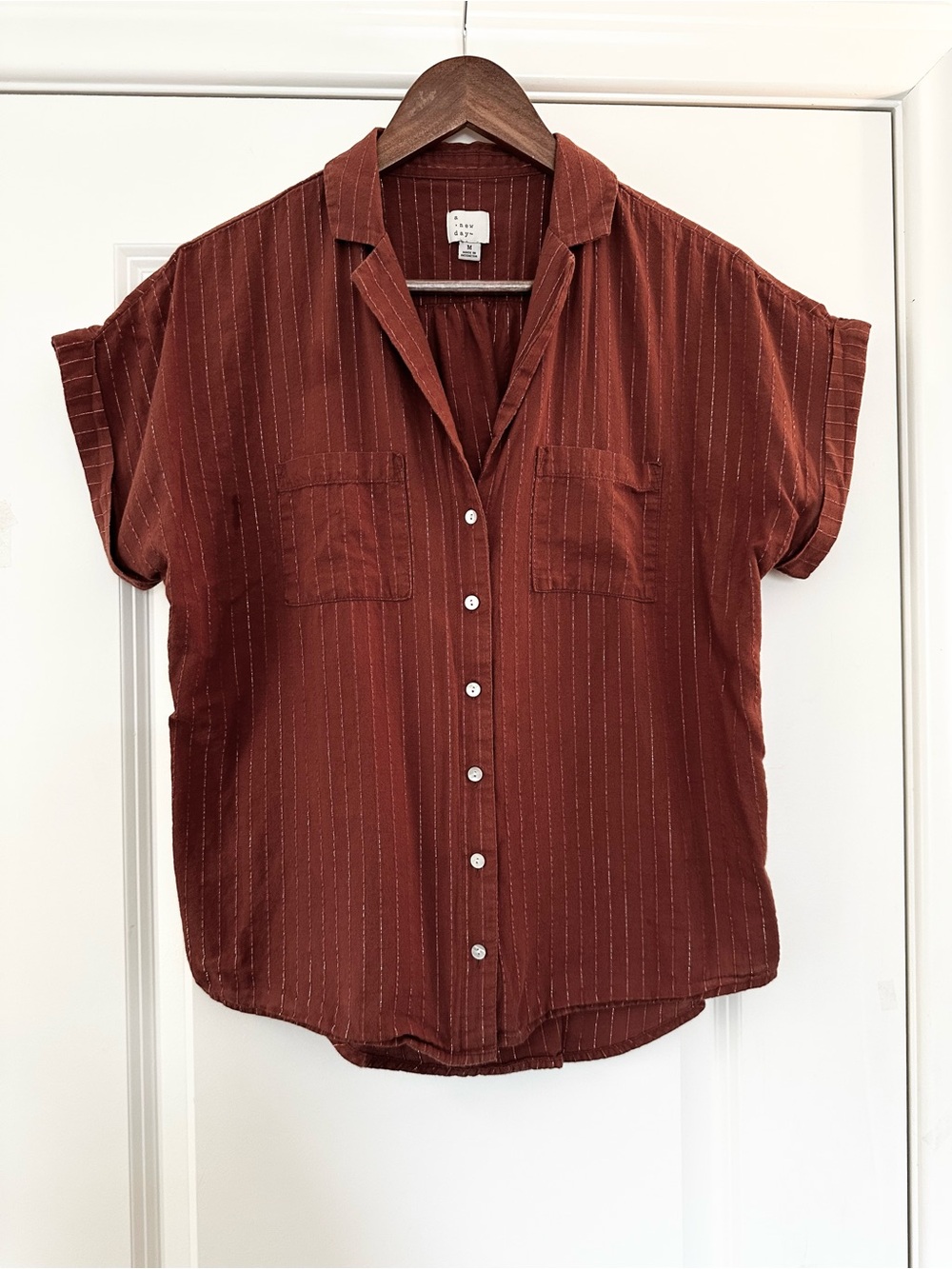 Short Sleeve Button-Up Shirt in Rust Brown with metallic Pinstripes cuff sleeve